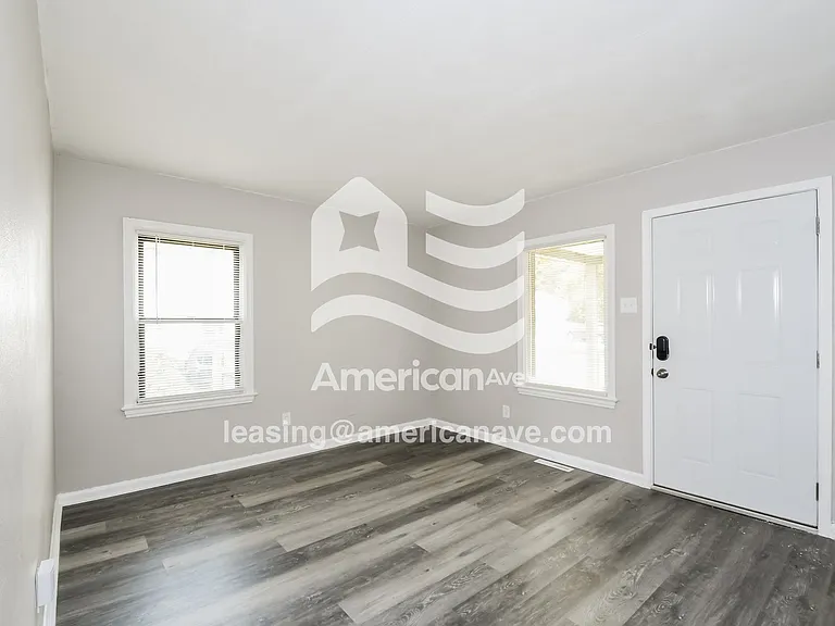 1591084_003_wm_-_living_room_13062378.jpg