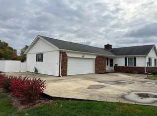 3261 Fairlawn Dr, Columbus, IN