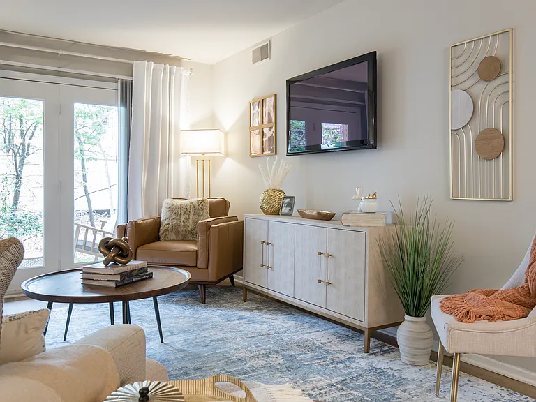 Harbor Village Apartments — Photo 8