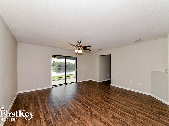 3rd image of 1735 Chatham Green Cir