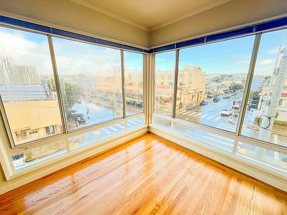 3rd image of 911 Paris St APT 3