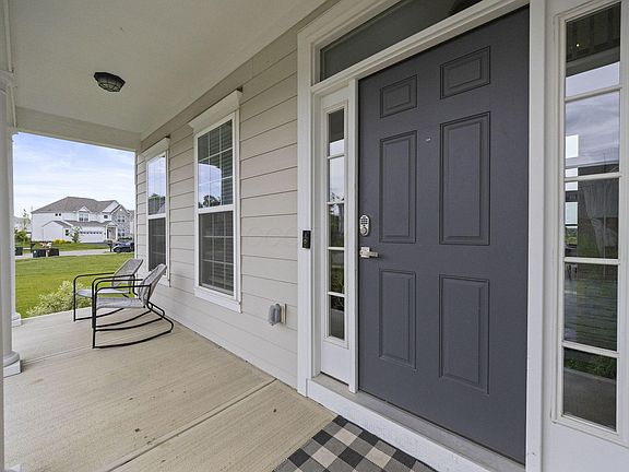 3rd image of 5665 Coventry Ct