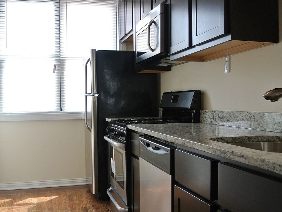 1st image of 4353 N Spaulding Ave