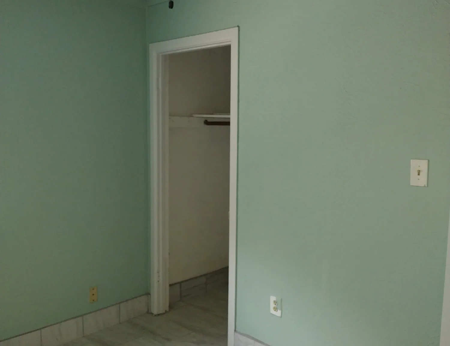 3 bed, 867 sqft, $1,300 — Photo 4