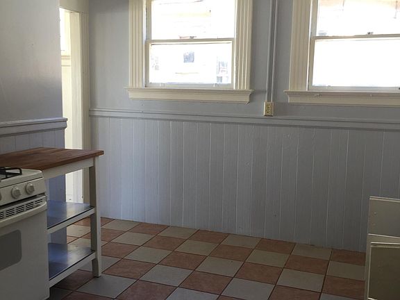 3rd image of 47 Palm Ave APT 4