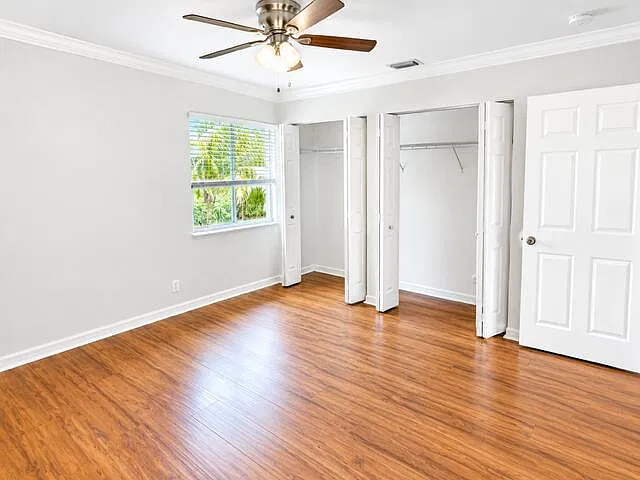 4 bed, 2.5 bath, 2300 sqft, $4,500 — Photo 2