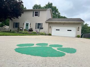 3814 Curtis St, Mogadore, OH 44260