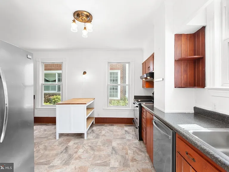 1404 Washington Ave — Photo 12