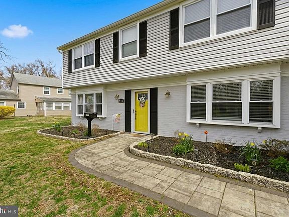 3rd image of 505 Foster Knoll Dr