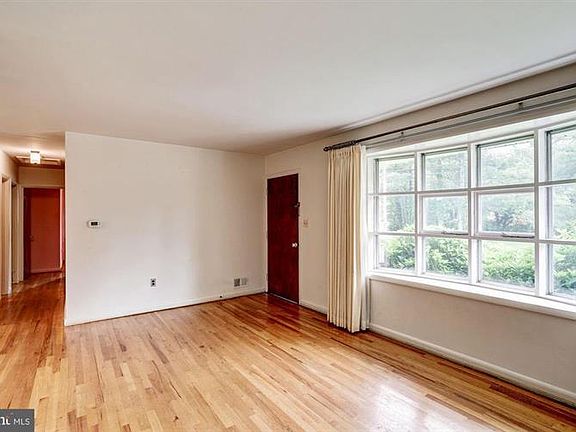 3rd image of 3906 Egan Dr