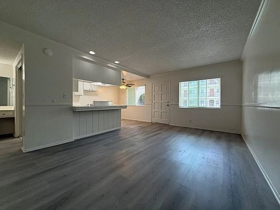 3rd image of 13400 Cordary Ave APT 4