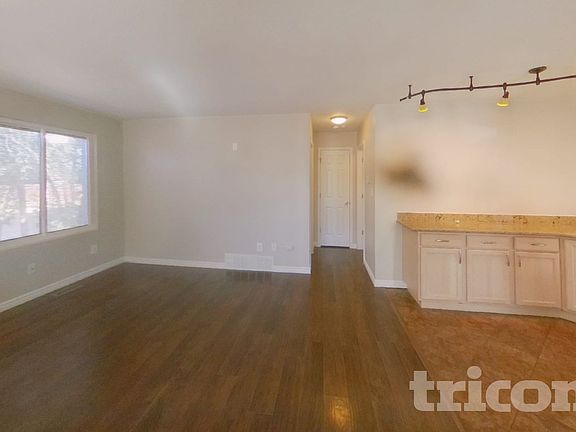 4th image of 2115 Addison St