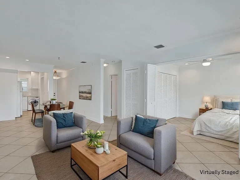 2311 NE 36th St #2F — Photo 10