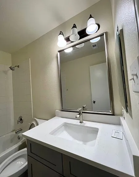 9221 Goldenview Dr — Photo 4