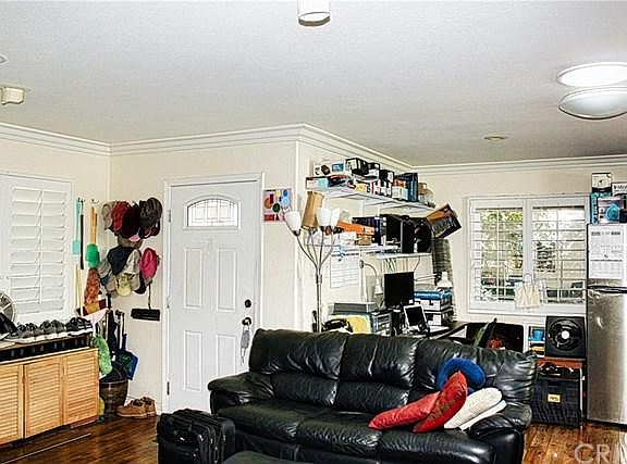 4th image of 1016 W 225th St