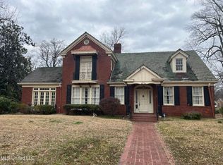 607 W 2nd St, Clarksdale, MS 38614