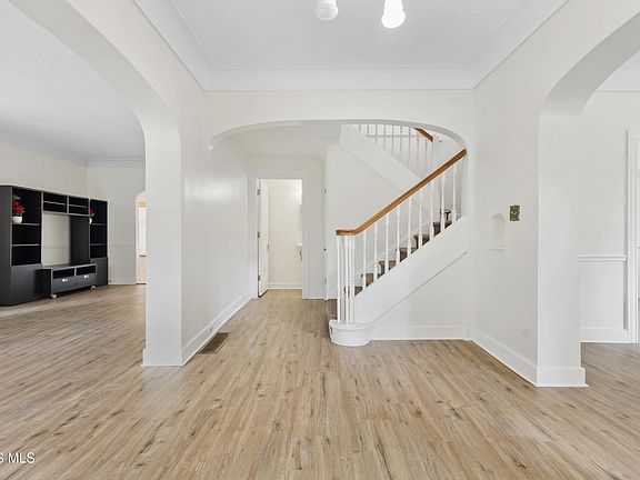 2nd image of 2108 Glenwood Ave