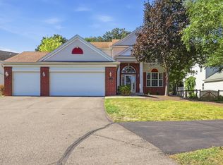 1560 Oakbrooke Ter, Eagan, MN 55122