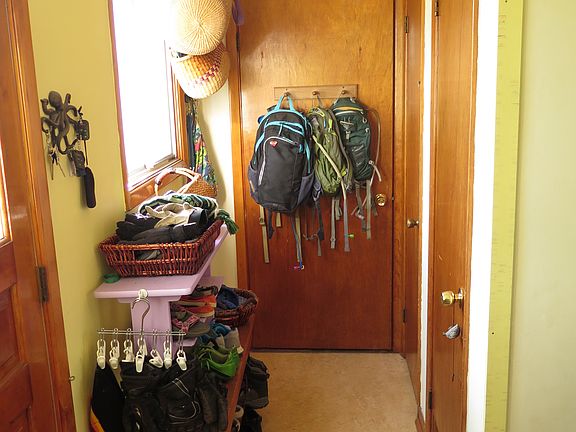 Other section of mudroom