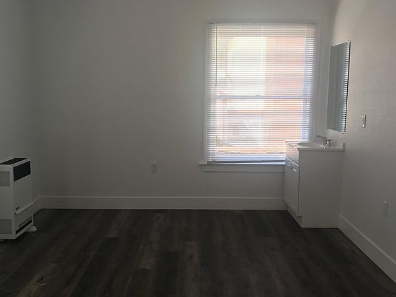 3rd image of 732 E Santa Clara St #17