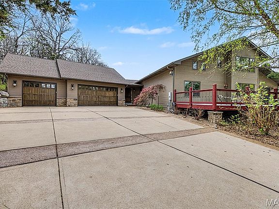 3rd image of 6388 Salamone Rd