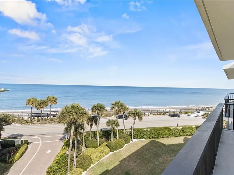 4101 Ocean Dr — Photo 2