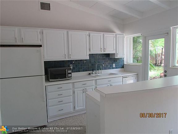 2nd image of 1731 NE 8th Ave