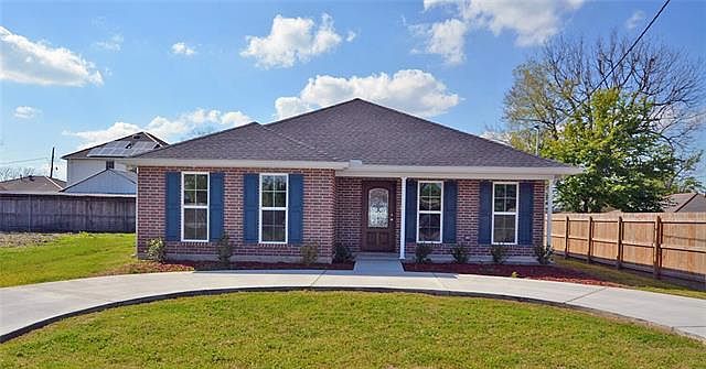 1st image of 2412 Plaza Dr