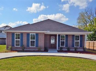 2412 Plaza Dr, Chalmette, LA 70043