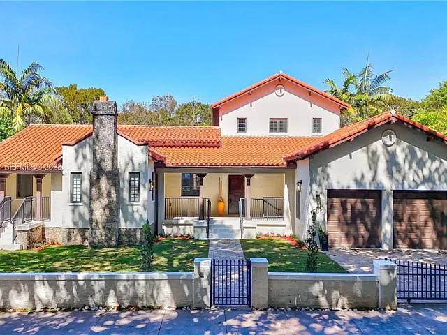 519 Alhambra Cir