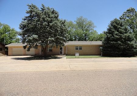 1st image of 909 2nd St