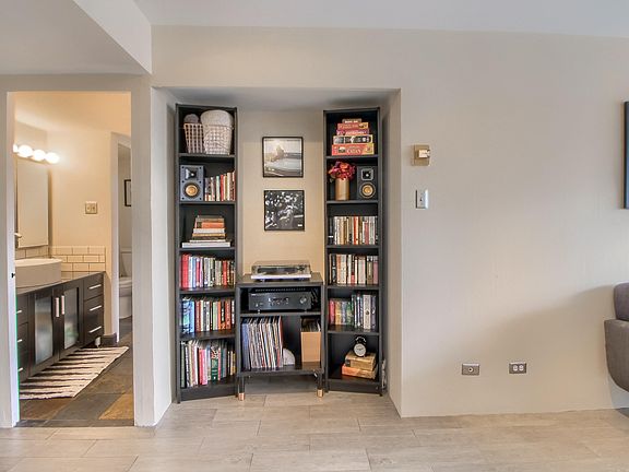 5th image of 888 N Logan St APT 10E