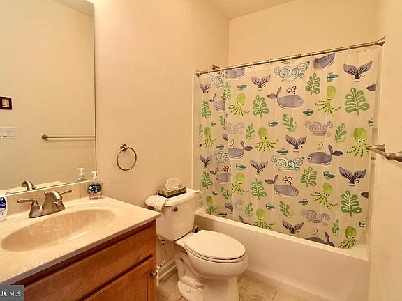 4th image of 244 Plymouth Cir
