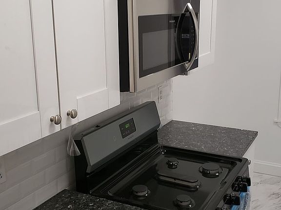 3rd image of 8374 Talbot St APT 2E