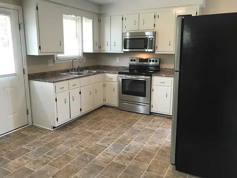 808 Bedford Dr — Photo 7