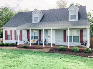 2877 Sutherland Dr, Thompsons Station, TN 37179