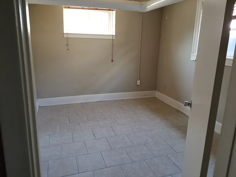 1136 Park Ave #8 — Photo 8