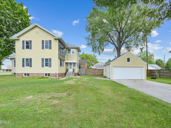3004 Starr Ave, Oregon, OH 43616