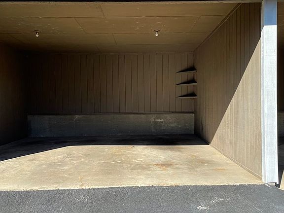 3rd image of 118 W Hensley St APT 3D