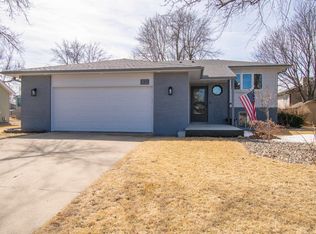 2309 S Dover Dr, Sioux Falls, SD 57106