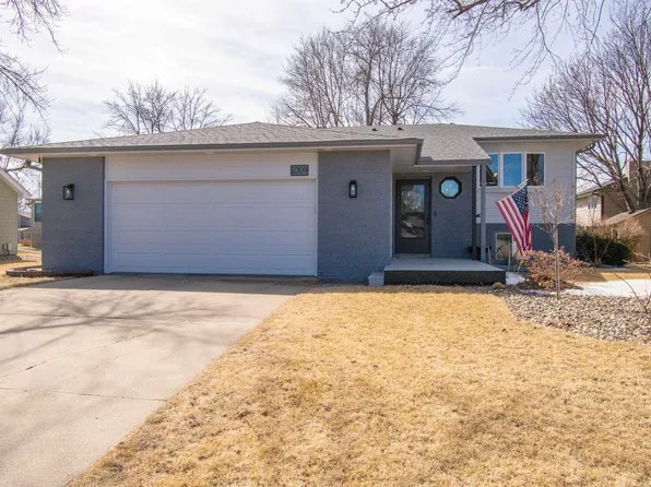 2309 S Dover Dr, Sioux Falls, SD 57106