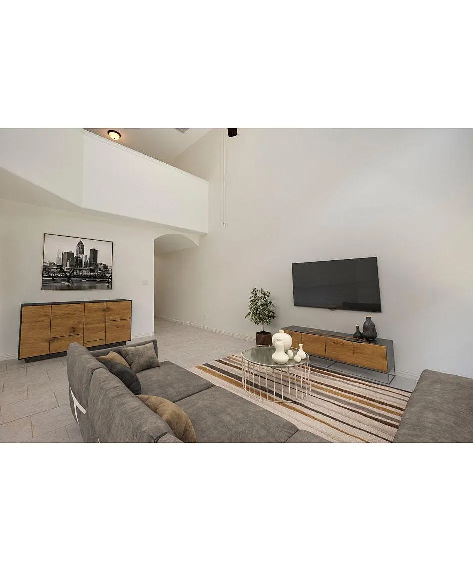 3 bed, 1977 sqft, $3,099 — Photo 3
