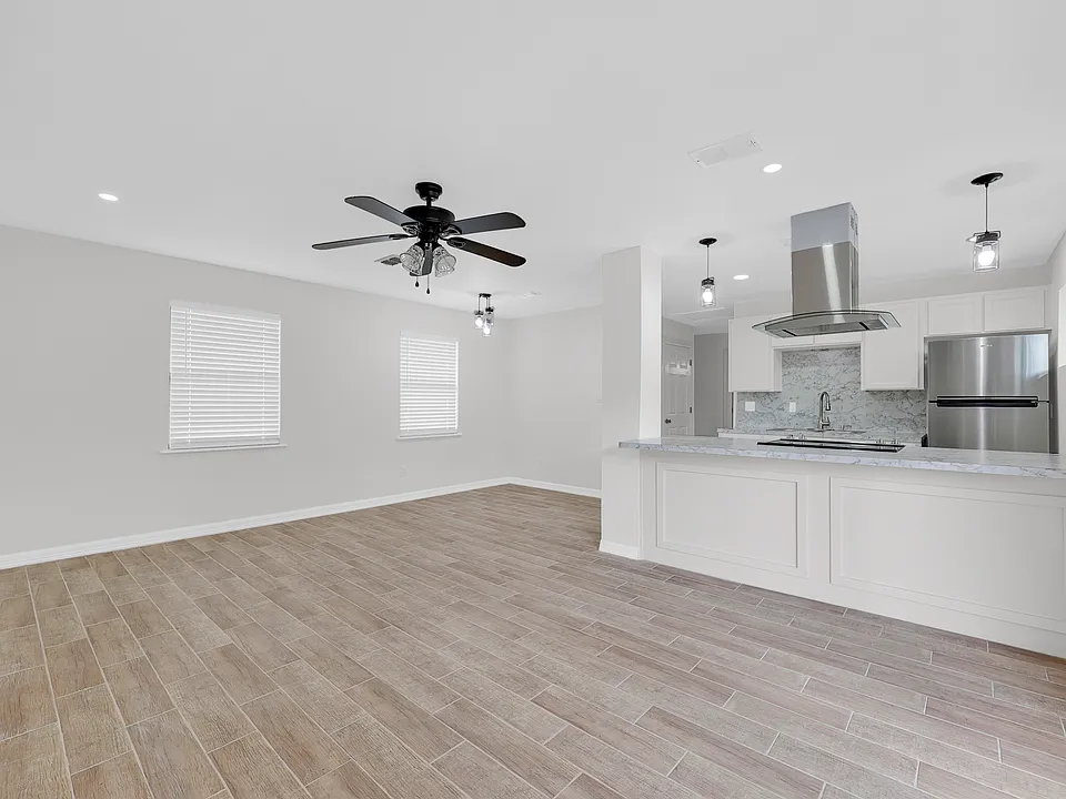 310 N 13th Ave #3