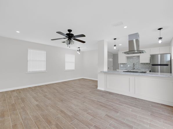 310 N 13th Ave APT 3