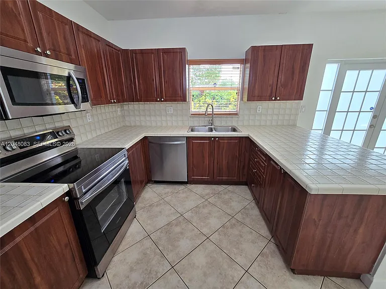 14758 SW 9th Ln — Photo 7