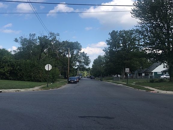 4th image of 2395 Brentnell Blvd