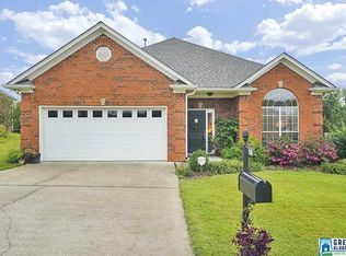 484 Enclave Cir, Fultondale, AL 35068