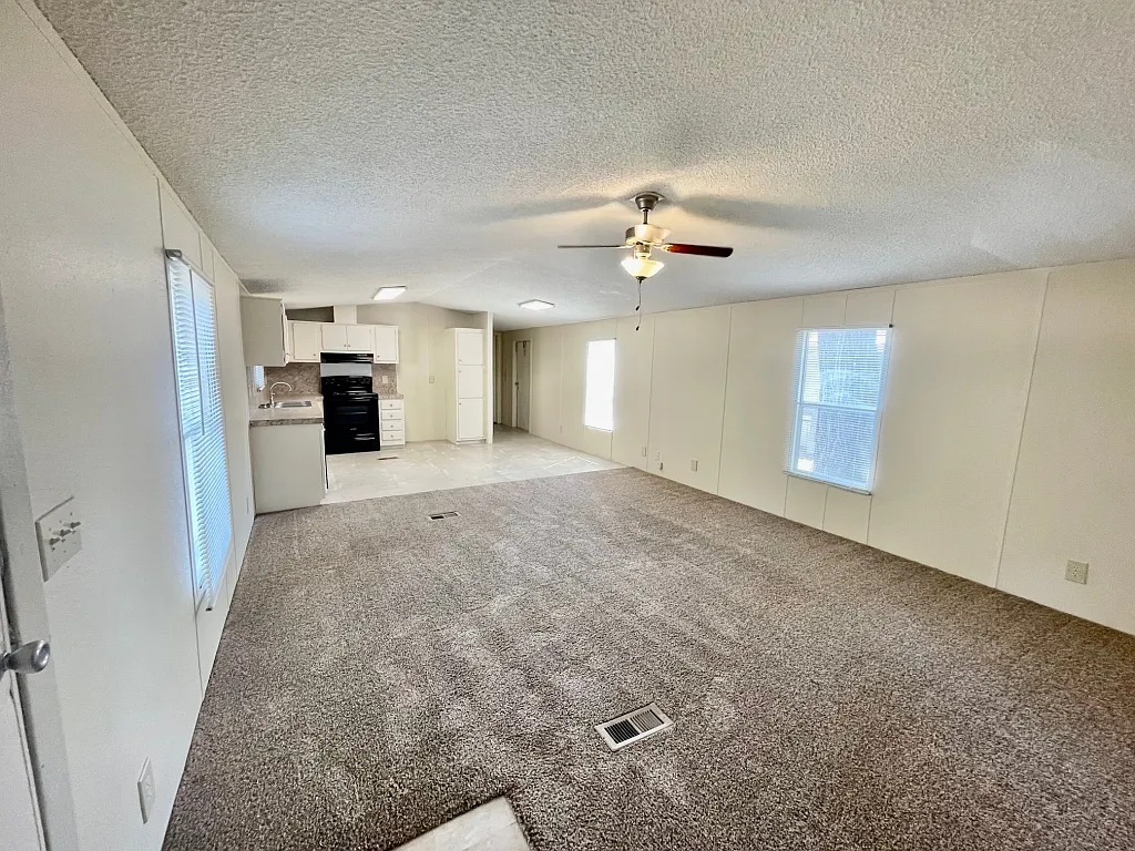 3 bed, 1216 sqft, $1,195 — Photo 4