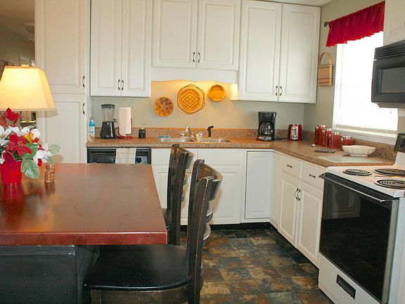 5th image of 2201 Knollcrest Ln
