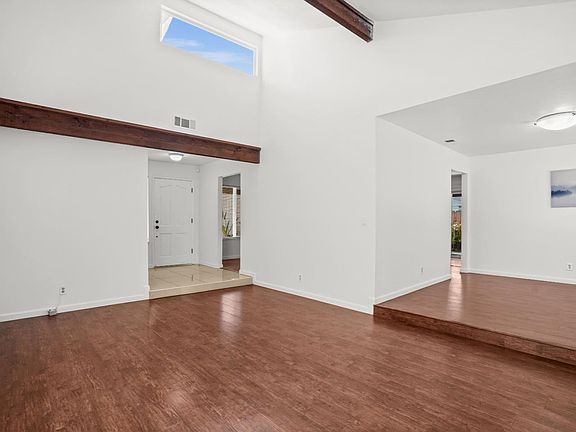2nd image of 2320 Lido Cir